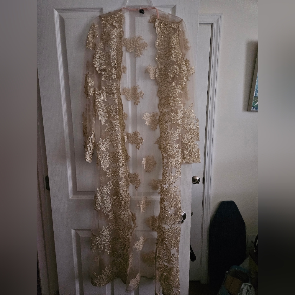 Gold Lace Cover
